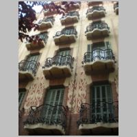 Barcelona, Edifici d'habitatges, photo Carles Paredes, Wikipedia.JPG